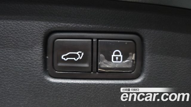 Genesis GV70 2021 — photo 34