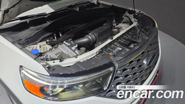 Ford Explorer 2021 — photo 6