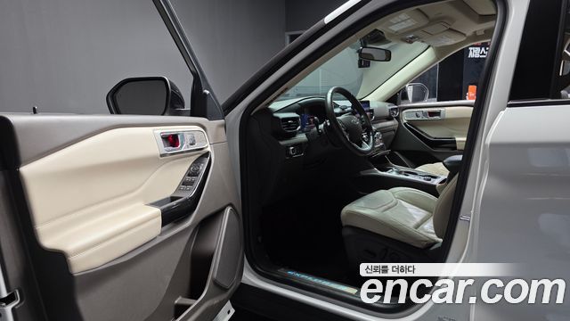 Ford Explorer 2021 — photo 10