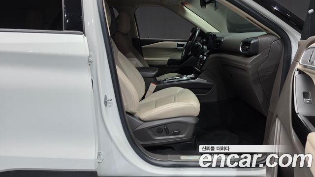 Ford Explorer 2021 — photo 11