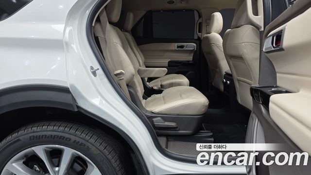 Ford Explorer 2021 — photo 12