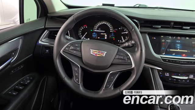 Cadillac XT5 2018 — photo 18