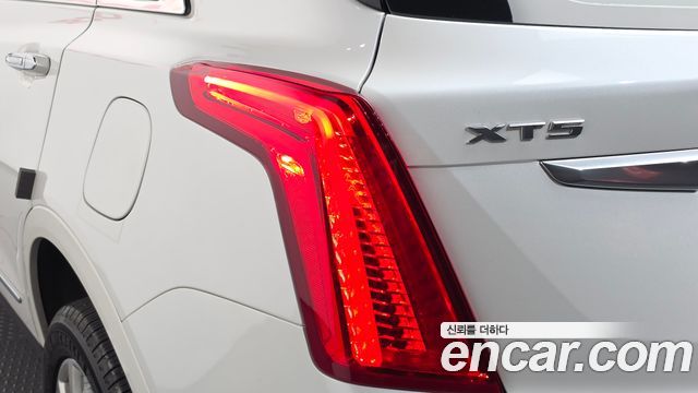 Cadillac XT5 2018 — photo 9