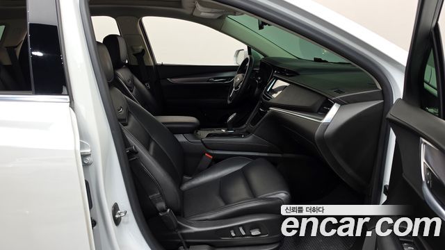 Cadillac XT5 2018 — photo 16