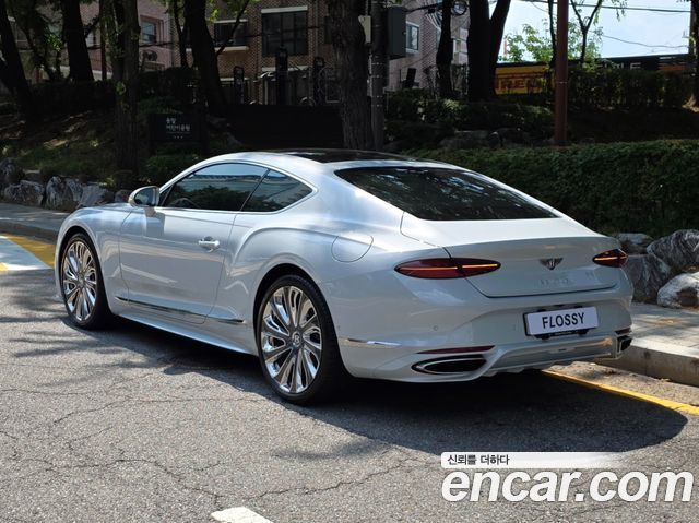 Bentley Continental 2026 — photo 2