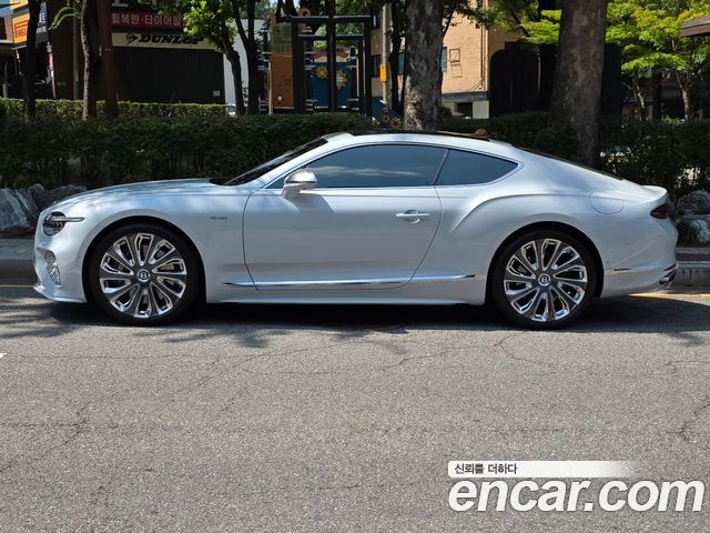 Bentley Continental 2026 — photo 5