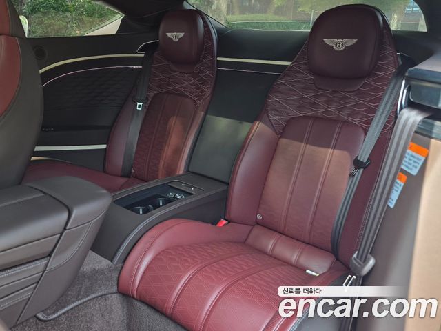 Bentley Continental 2026 — photo 14