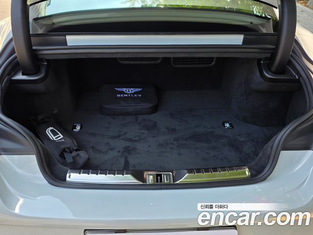 Bentley Continental 2026 — photo 19