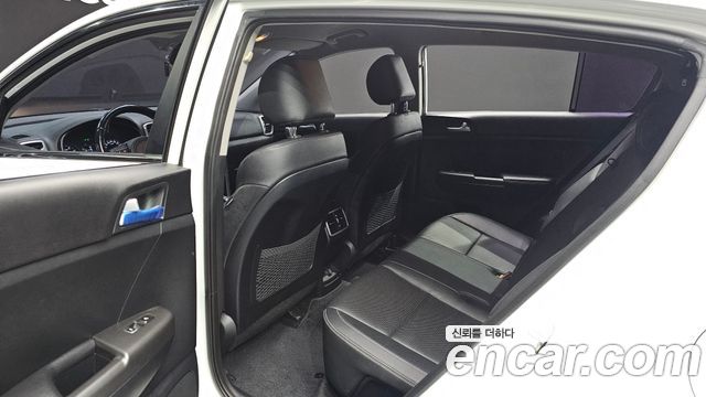 Kia Sportage 2018 — photo 11