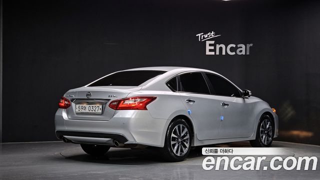 Nissan Altima 2017 — photo 2