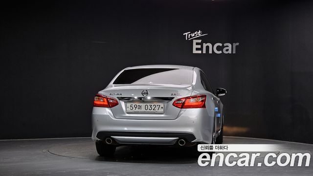 Nissan Altima 2017 — photo 4