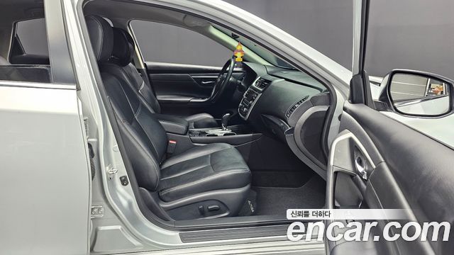 Nissan Altima 2017 — photo 11