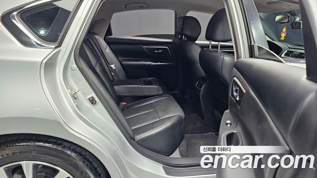 Nissan Altima 2017 — photo 12