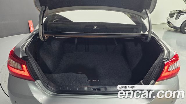 Nissan Altima 2017 — photo 20