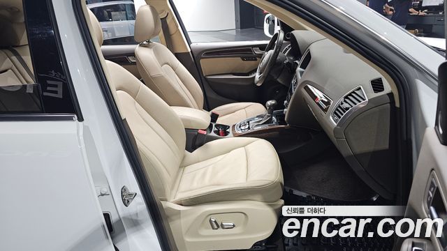 Audi Q5 2017 — photo 16