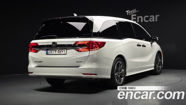 Honda Odyssey 2022 — photo 2