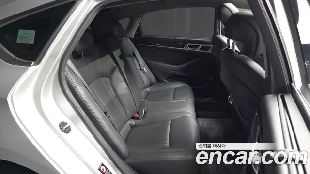 Hyundai Genesis 2016 — photo 17