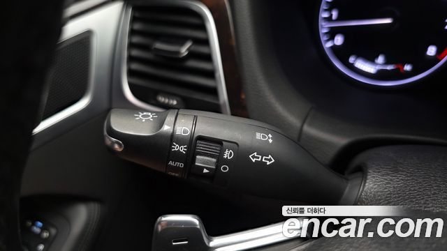 Hyundai Genesis 2016 — photo 25