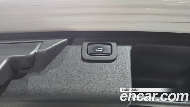 Land Rover Discovery Sport 2020 — photo 22