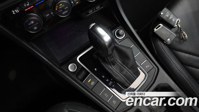 Volkswagen Jetta 2021 — photo 12