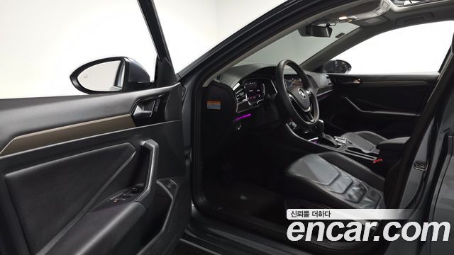 Volkswagen Jetta 2021 — photo 13