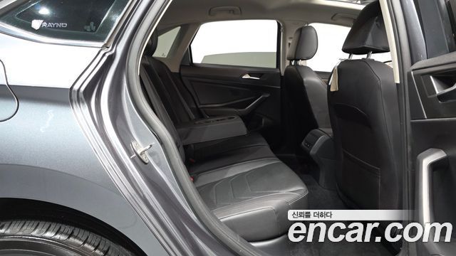 Volkswagen Jetta 2021 — photo 17