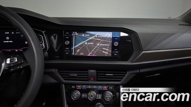 Volkswagen Jetta 2021 — photo 19