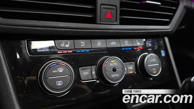 Volkswagen Jetta 2021 — photo 25