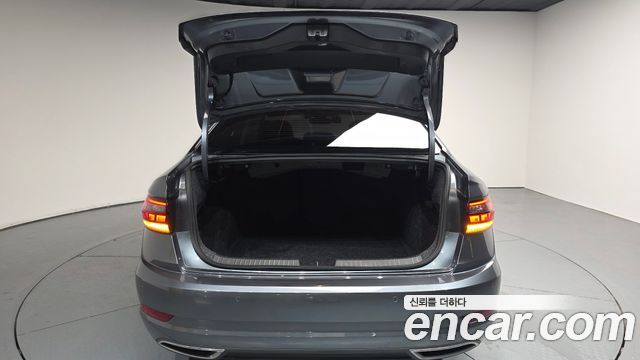 Volkswagen Jetta 2021 — photo 26