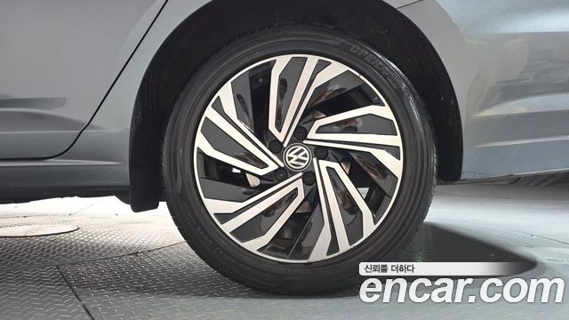 Volkswagen Jetta 2021 — photo 7