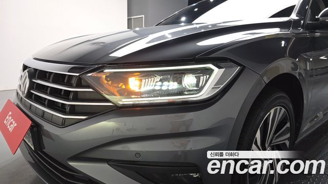 Volkswagen Jetta 2021 — photo 8