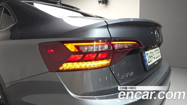 Volkswagen Jetta 2021 — photo 9