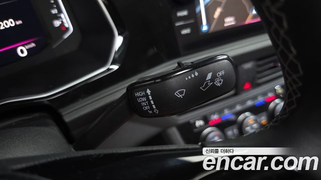 Volkswagen Jetta 2021 — photo 31