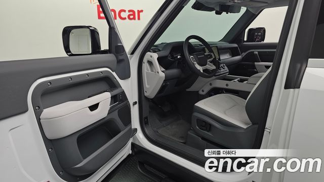 Land Rover Defender 2025 — photo 10