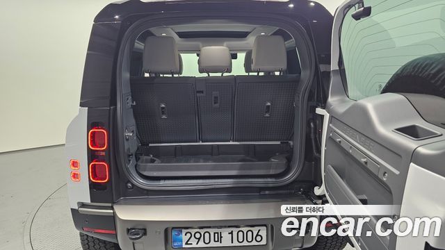 Land Rover Defender 2025 — photo 20