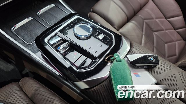 BMW 7-Series 2023 — photo 13