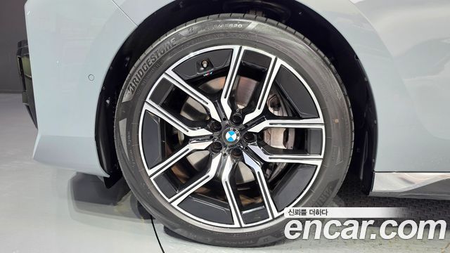 BMW 7-Series 2023 — photo 19