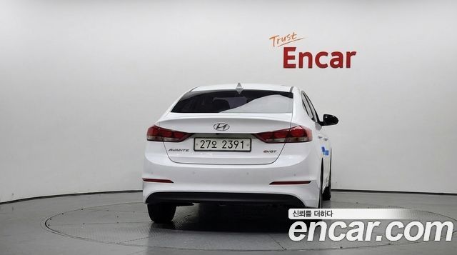 Hyundai AVANTE 2017 — photo 4