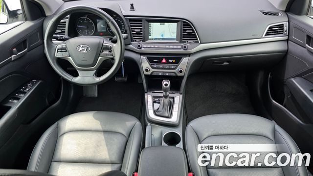 Hyundai AVANTE 2017 — photo 10