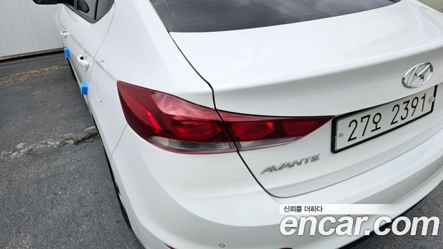Hyundai AVANTE 2017 — photo 9
