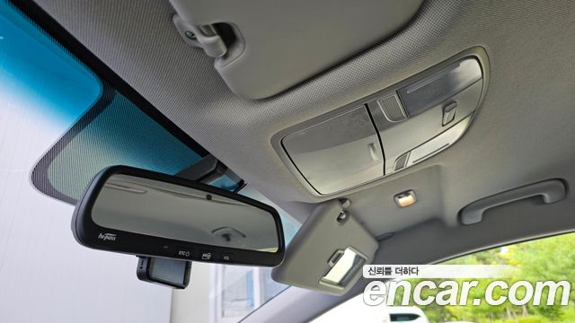 Hyundai AVANTE 2017 — photo 27