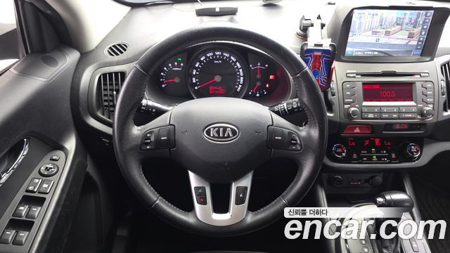 Kia Sportage 2011 — photo 13