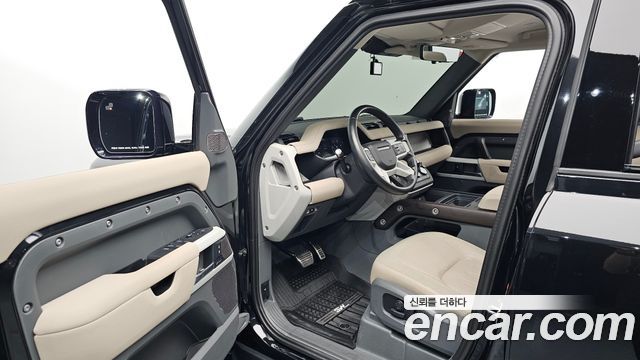 Land Rover Defender 2020 — photo 13