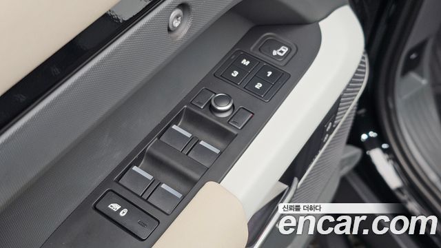 Land Rover Defender 2020 — photo 30