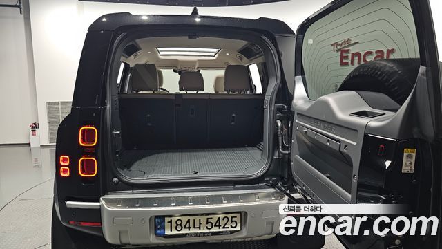 Land Rover Defender 2020 — photo 33