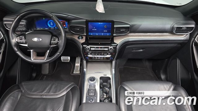 Ford Explorer 2021 — photo 10
