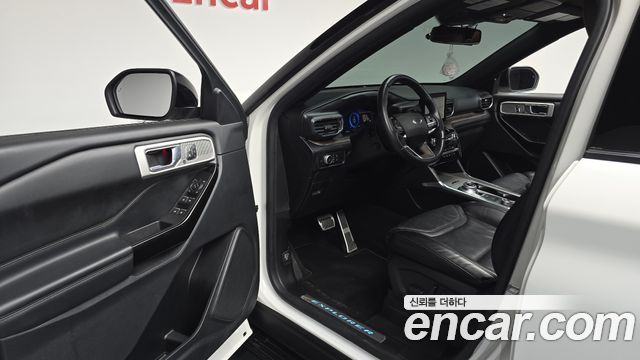 Ford Explorer 2021 — photo 13