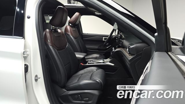 Ford Explorer 2021 — photo 17