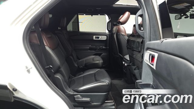 Ford Explorer 2021 — photo 18