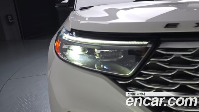 Ford Explorer 2021 — photo 8